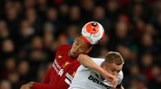 Souček duel s Liverpoolem nedohrál! Kvůli zranění musel být vystřídán