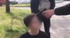 K hlavě mu dal pistoli. Policie řeší záběry napadení a vyřizování účtů mezi dětmi