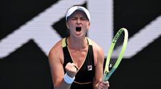 Krejčíková i Siniaková postupují ve čtyřhře. Daří se také českým mužům