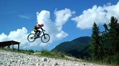 S kolem do Slovinska: Kranjska Gora nabízí sjezdy i krásné jezero