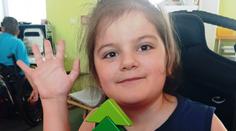 Mateo (7) se kvůli vážné nemoci přestal hýbat. Snadno může navíc oslepnout