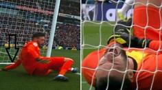 Ošklivé zranění brankáře Tottenhamu! Při zápase si vykloubil loket. VIDEO