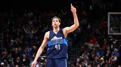 Veterán Nowitzki zařídil vítězství Dallasu nad Lakers