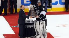 Gólman Los Angeles Quick je nejužitečnějším hráčem play-off NHL
