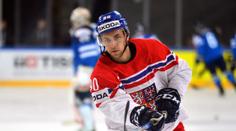 Z Chomutova až do NHL! Český obránce podepsal s Chicagem