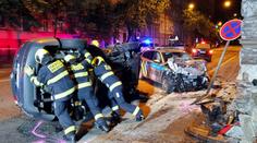 Policisté v Praze pronásledovali tuningáře. Při nehodě zemřela žena