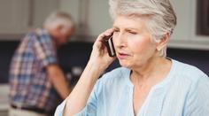 Uslyšela hlas dcery v telefonu a poslala peníze. Žena naletěla podvodníkům