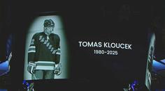 Ani v NHL nezapomněli. Ve slavné hale uctili památku Tomáše Kloučka