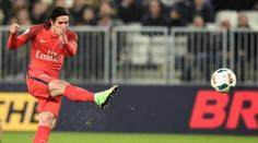 Tvrdá rána: Volej Cavaniho by snad gólmanovi zlomil ruce! VIDEO