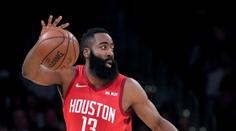 Harden zase řádil: Triple-double, 50 bodů a vítězství k tomu