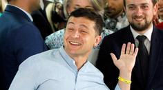 Zelenského Sluha národa podle odhadů ve volbách drtivě vyhrál