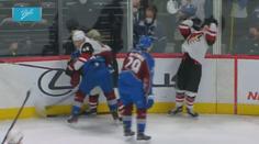 VIDEO: Bitva jako řemen! MacKinnon se bil, pak mrskl po soupeři helmou