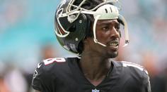 Sázel na vlastní tým a vyfasoval flastr. Hráč NFL si nezahraje celý rok