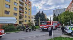 Muž se šel podívat na oslavu hasičů, mezitím mu vzplál byt od hranolek