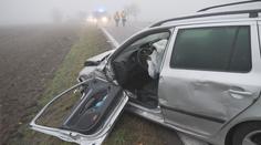 Řidiče na silnicích trápí ranní mlhy. Vznikají dopravní nehody