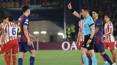Atlético vyzrálo na oslabenou Barcelonu i po zranění Hancka. Pařížané rozebrali Liverpool