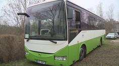 Muž měl ukrást autobus a způsobit nehodu, policie už ho dopadla!