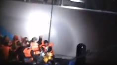 VIDEO: Řekové chtěli potopit loď plnou uprchlíků! Natočili je Turci