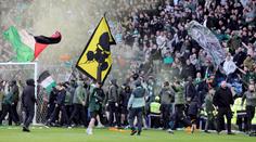 Čvančara rozhodl derby a rozpoutal chaos: Rvačky fanoušků, krev na jeho dresu