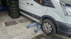 Záchranáři spěchali k vážné nehodě. Na místě zjistili, že šlo o vycpané kalhoty