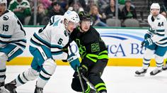 Blümel při NHL debutu narazil na Hertla. Ten dovedl Sharks k vítězství