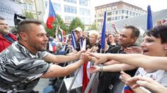"Kdo je tu nácek?!" Fanoušci Ortelu vyrazili do boje za "svou" kapelu