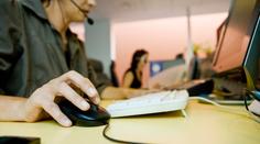 Telefonní nabídky operátorů skončí, novelu schválila Sněmovna. ANKETA
