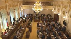 Sněmovna je zablokovaná mimořádnými schůzemi. Trpí tím kvalita zákonů