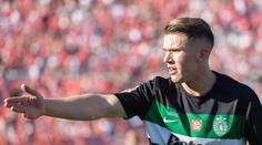 Konec se vším všudy. Hvězdný útočník se kvůli odchodu z klubu rozešel s přítelkyní