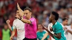 Poškodil rozhodčí Real? Žádná ruka, diví se Ancelotti. Úplně jasná, reaguje Sevilla