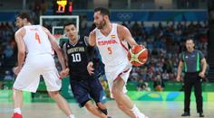 Rudy Fernández dotáhl Španěly do čtvrtfinále, Brazilci smutní