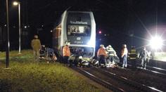 Srážka vlaku s osobou přerušila provoz na trati Všetaty - Mělník