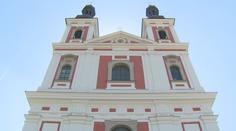 Kostel v Luži září už z dálky. Po opravě oslňuje i zlatá výzdoba