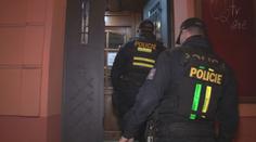 Alkohol na veřejnosti i otevřené hospody, policie kontrolovala dodržování opatření
