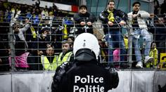 Utkání EL se muselo na 15 minut přerušit. Na tribuně došlo k bitce