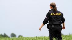 Policie na jihu Čech hledala muže, v noci měl zabít ženu. Ujíždel v autě