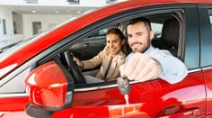 Jak si půjčit auto na dovolené a nenaletět? Právnička řekla, na co si dát pozor