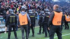 Fanoušky Sparty naštval policejní zákrok. Mohou mít nárok na odškodnění, říká expert
