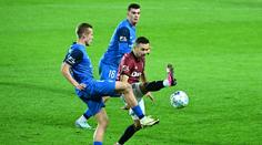 Atmosféru na Letné klukům závidím. Pešek měl dostat červenou, říká Frýdek
