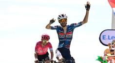 Na legendární Mont Ventoux vystoupal nejrychleji Paret-Peintre. Žlutý trikot drží Pogačar