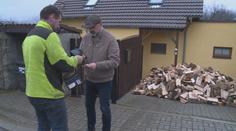 Drahý plyn: Někteří lidé ani nezapnou nové kotle. Na dračku jde dřevo