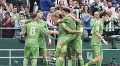 Betis i přes blikanec Fekira vyhrál, Barcelona zničila Osasunu