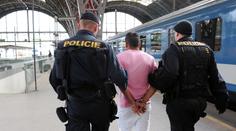Uprchlíci se valí přes Česko. Letos jich je desetkrát víc než vloni!