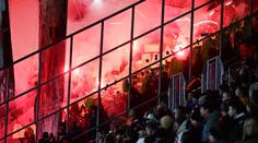 Pyrem přerušili duel, sektor hostů polepili. Dobytek, čílí se Plzeň na fans Slavie