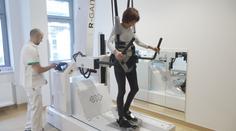 V Brně mají robotický chodník. Pomáhá pacientům s neurologickým onemocněním