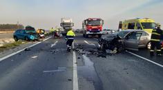 K vážné nehodě na D7 vyrazily dva vrtulníky. Dálnice je znovu otevřena