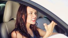 Češi stále nechápou zipování. Brzké řazení do pruhu může být nebezpečné, říká expert