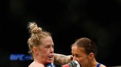 Nová UFC šampionka: Z klece ji vyprovodilo bučení diváků!