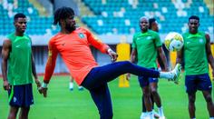 Chaos v Africe. Nigerijci před klíčovým zápasem v Libyi uvízli na letišti
