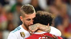 Zákeřný Ramos může klidně spát. Salah se na něj prý za faul nezlobí